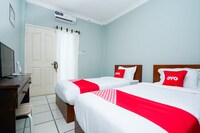 OYO 2493 Lotus Hotel Syariah