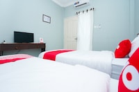 OYO 2493 Lotus Hotel Syariah