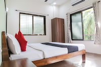 Capital O Betel Palm