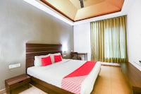 Collection O Skywalk Hotel