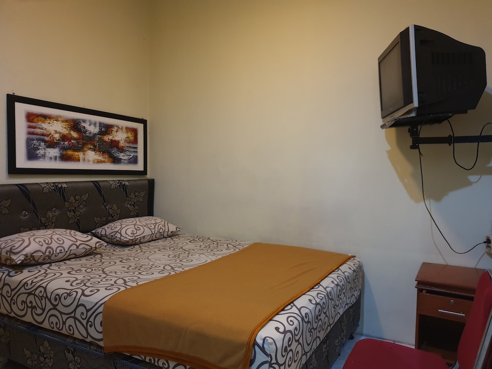 OYO 2504 Karangasem Residence, Tambaksari, Surabaya