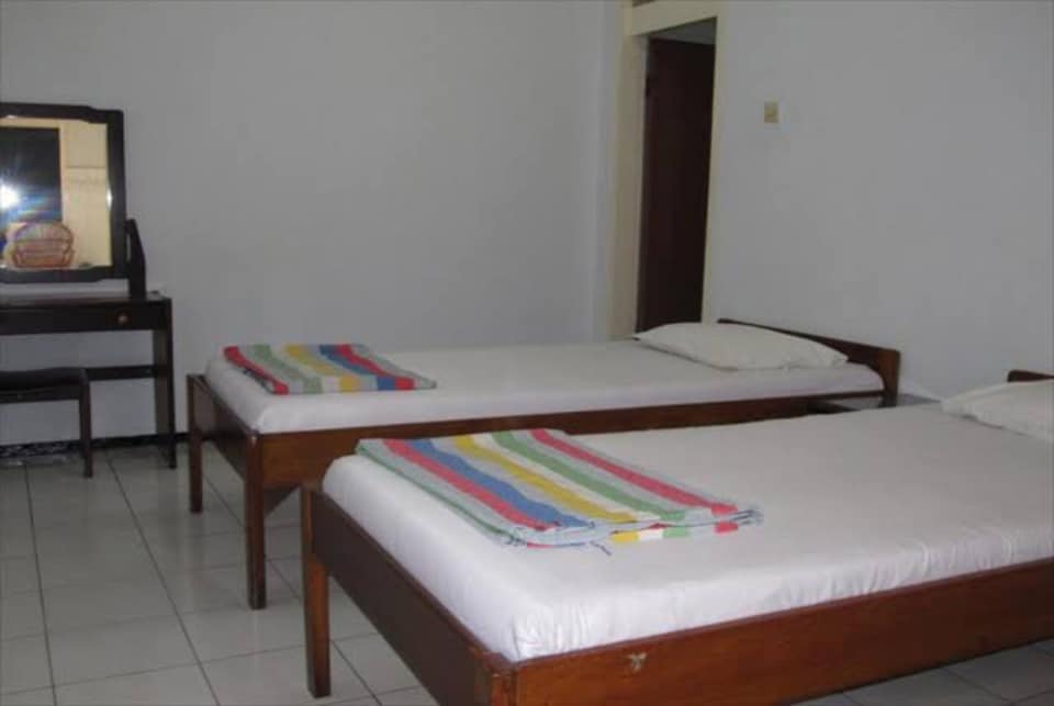 OYO 2506 Prestige Residence 2, Tambaksari, Surabaya