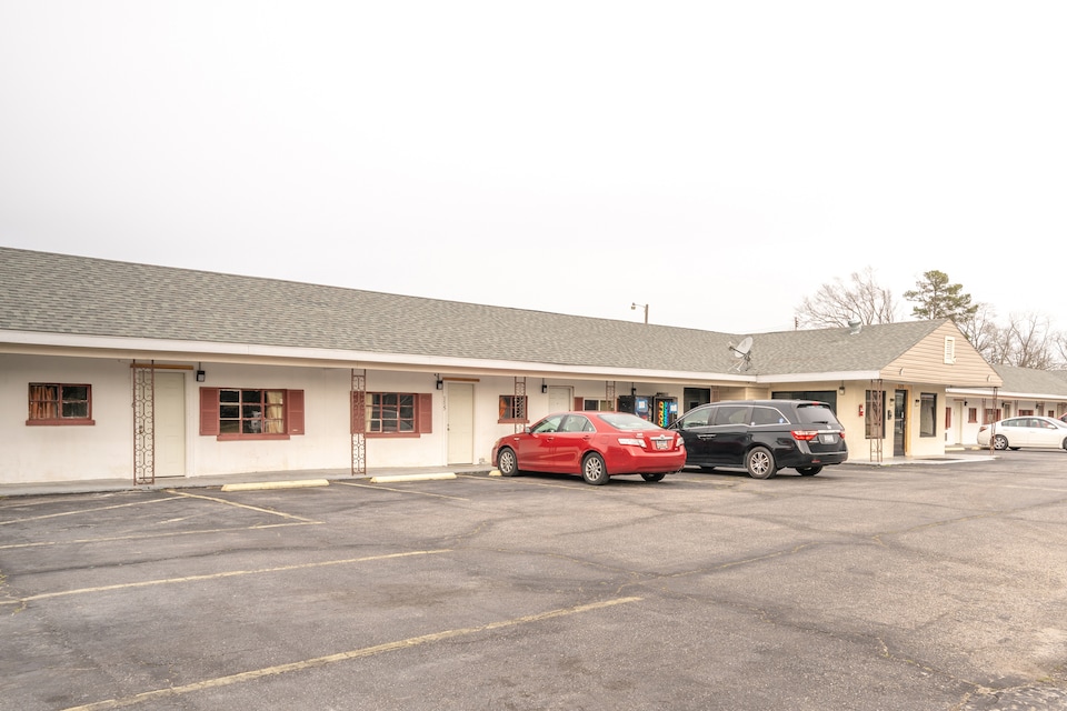 OYO Hotel Rowland I-95, C28360, Rowland NC