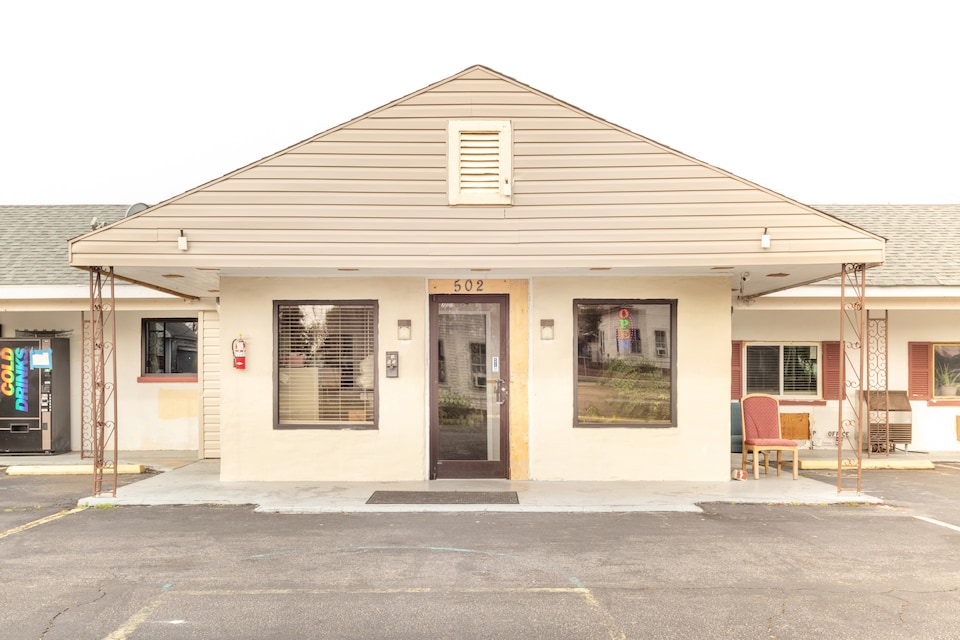 OYO Hotel Rowland I-95, C28360, Rowland NC