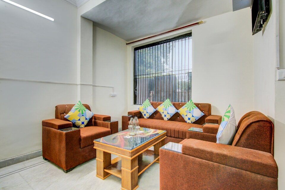 OYO Home 66803 Spacious Studio Sector 21b, Faridabad, Faridabad