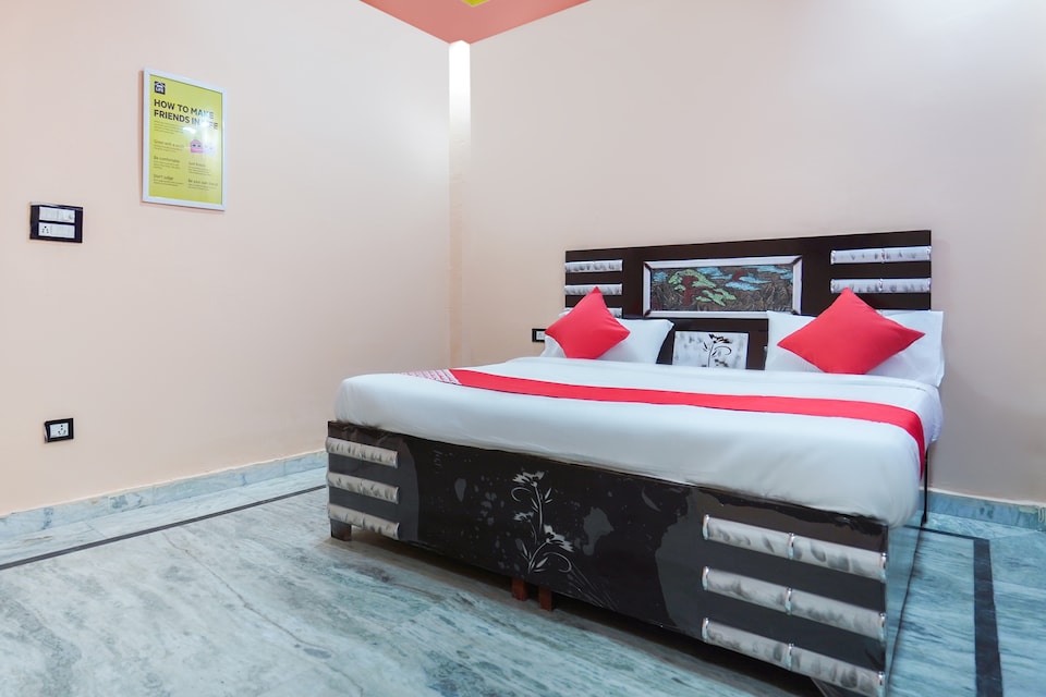 OYO 66808 Ss Villa 2, Noida Industrial Area Mamura, Noida