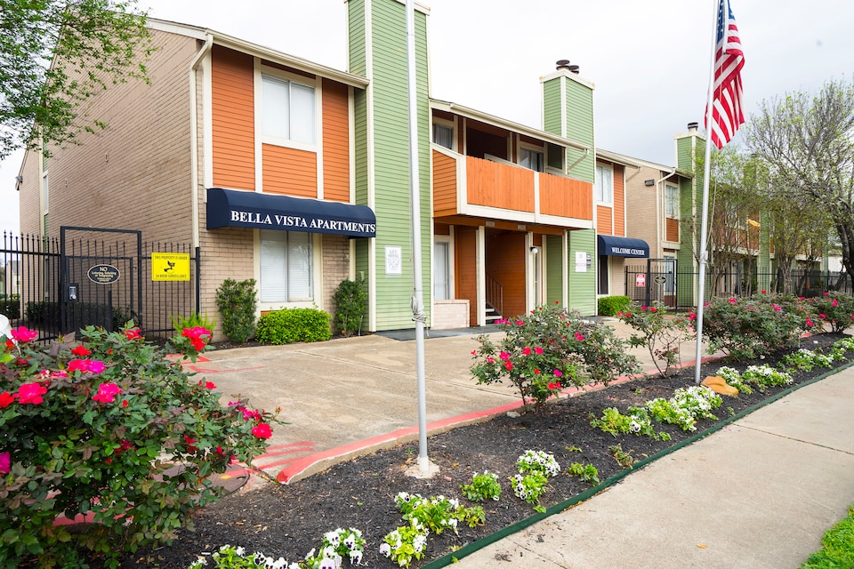 OYO Apartments at Bella Vista, C77077, Houston
