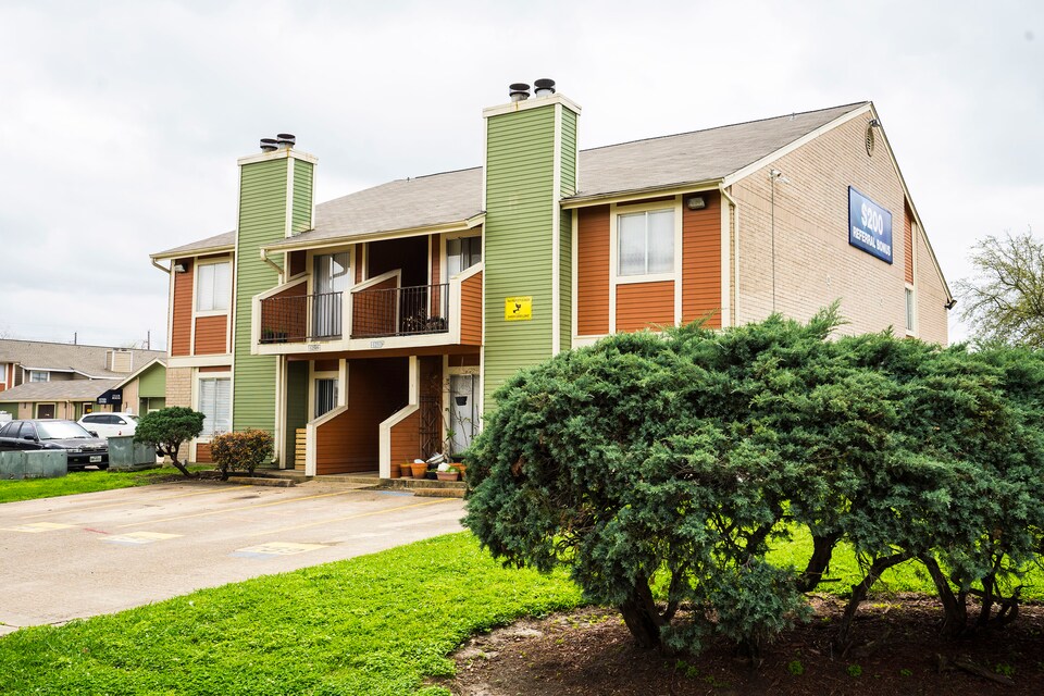 OYO Apartments at Bella Vista, C77077, Houston