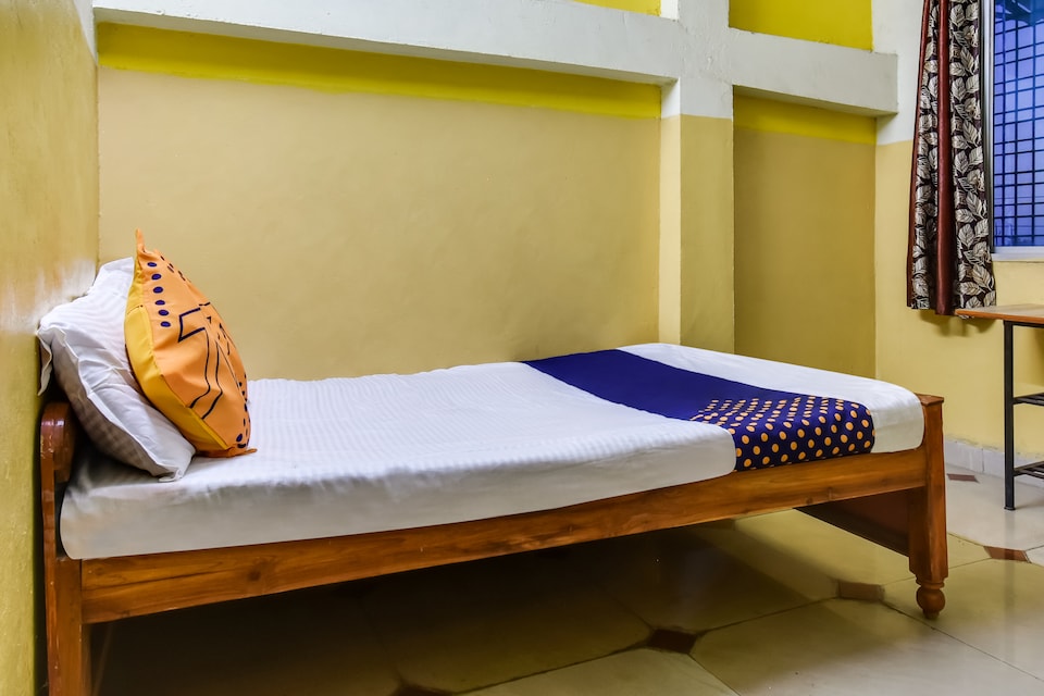 SPOT ON Tanmay Lodge, Saoner, Nagpur