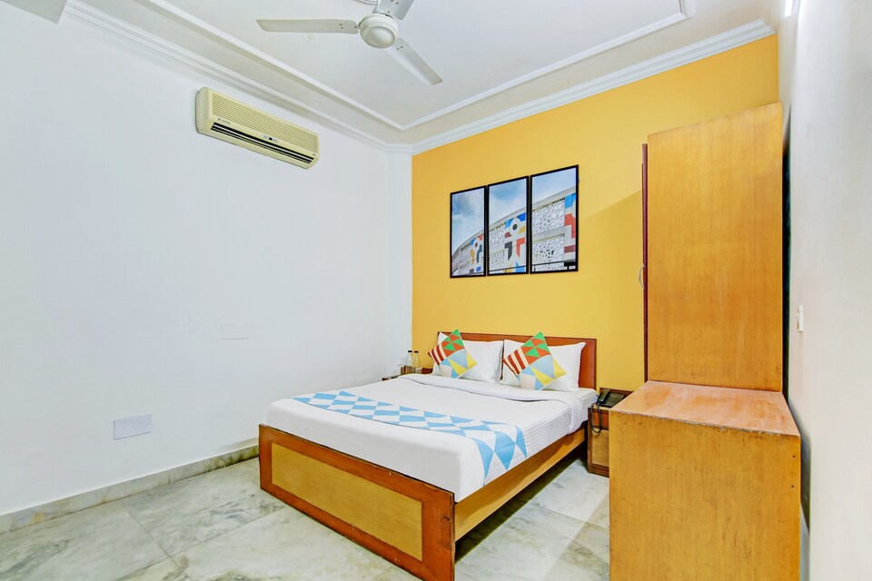 OYO Home 66835 Pleasant Cosy Richa Palace, Lajpat Nagar Delhi, Delhi