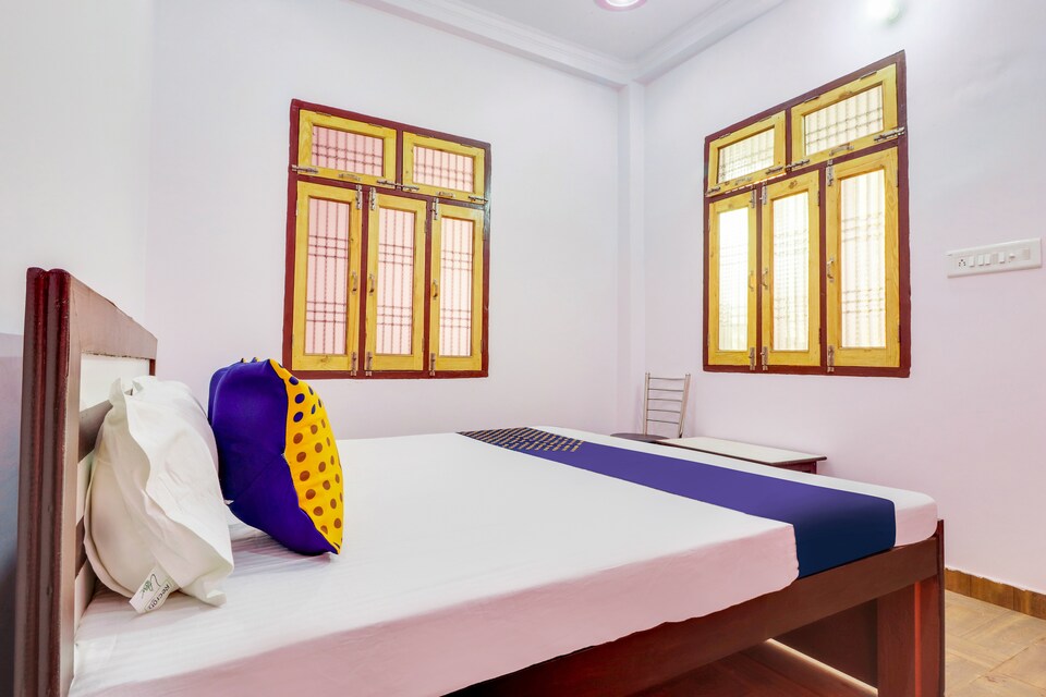 SPOT ON 66852 Shree Lodge Hotel, Ayodhya, Ayodhya