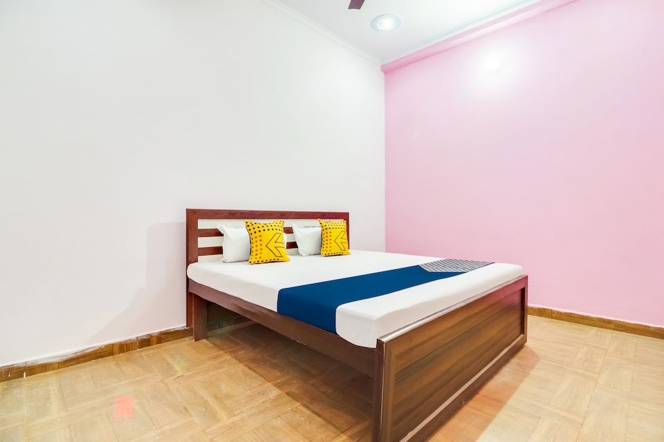 SPOT ON 66852 Shree Lodge Hotel, Ayodhya, Ayodhya