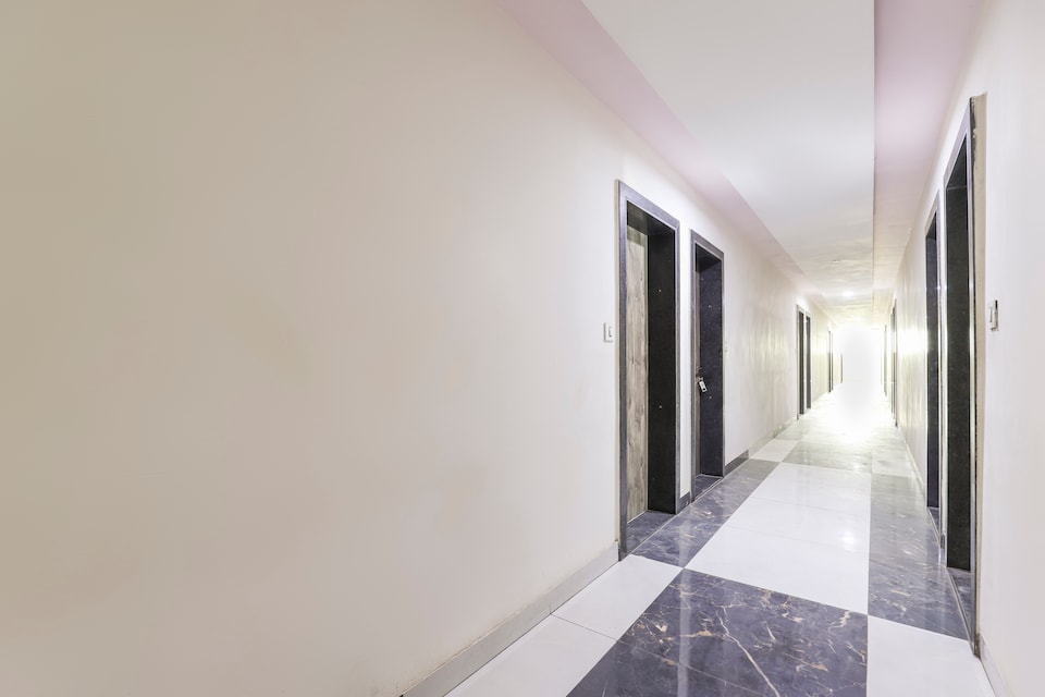 Hotel O Nevaj, SG Highway Ahmedabad, Ahmedabad