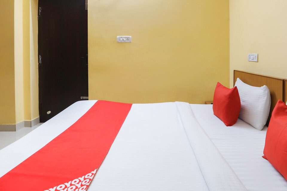 OYO Flagship 66887 Sribaas Micasa, Velachery, Chennai