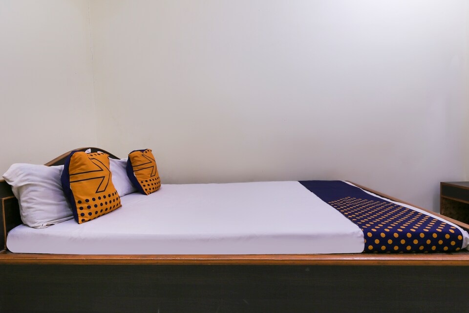 SPOT ON 66892 Maa Dulari Rest House, Jehanabad, Jehanabad