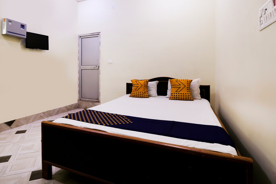 SPOT ON 66892 Maa Dulari Rest House, Jehanabad, Jehanabad