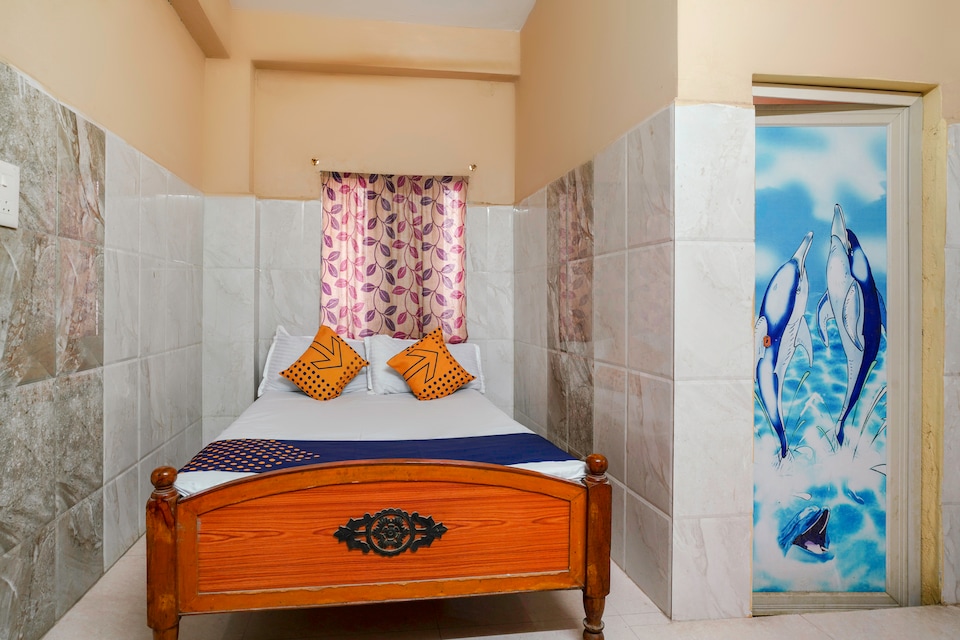 SPOT ON 66917 Surya Lodge, Yadagirigutta, Nalgonda