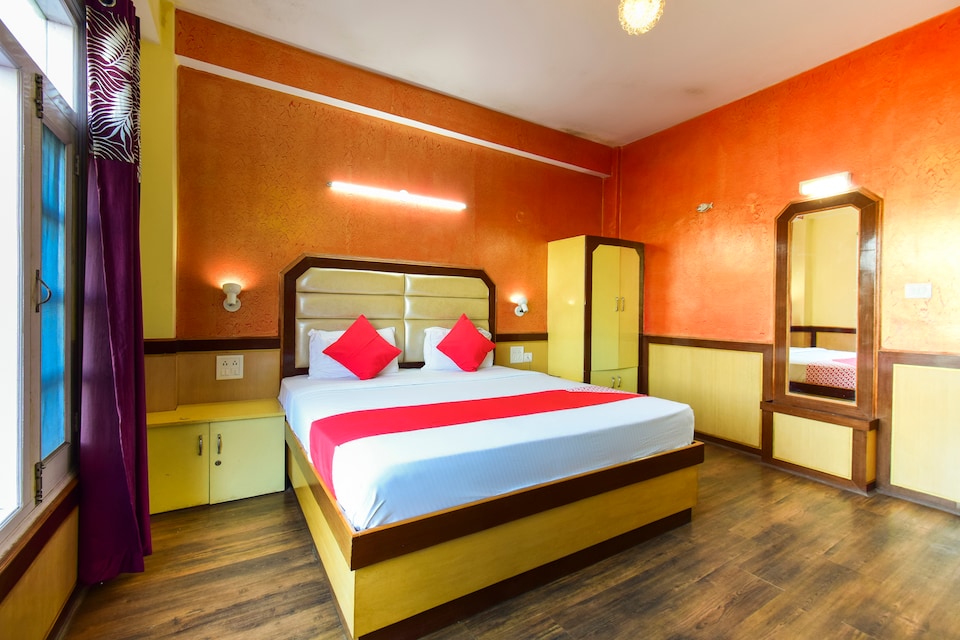 OYO 66931 Gungun Palace, ISBT Tutikandi, Shimla