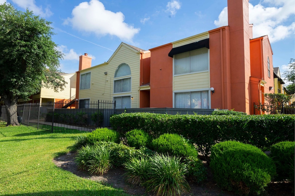 OYO Apartments at Broadmead, C77025, Houston