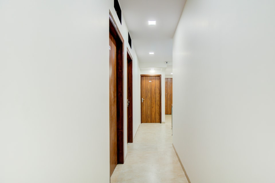 OYO 66978 Hotel Beach Crown, Juhu, Mumbai