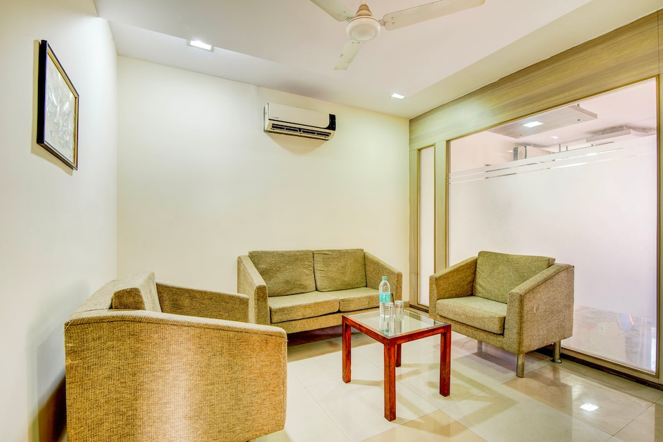 Hotel O Manpreet, Hamidia Road Bhopal, Bhopal