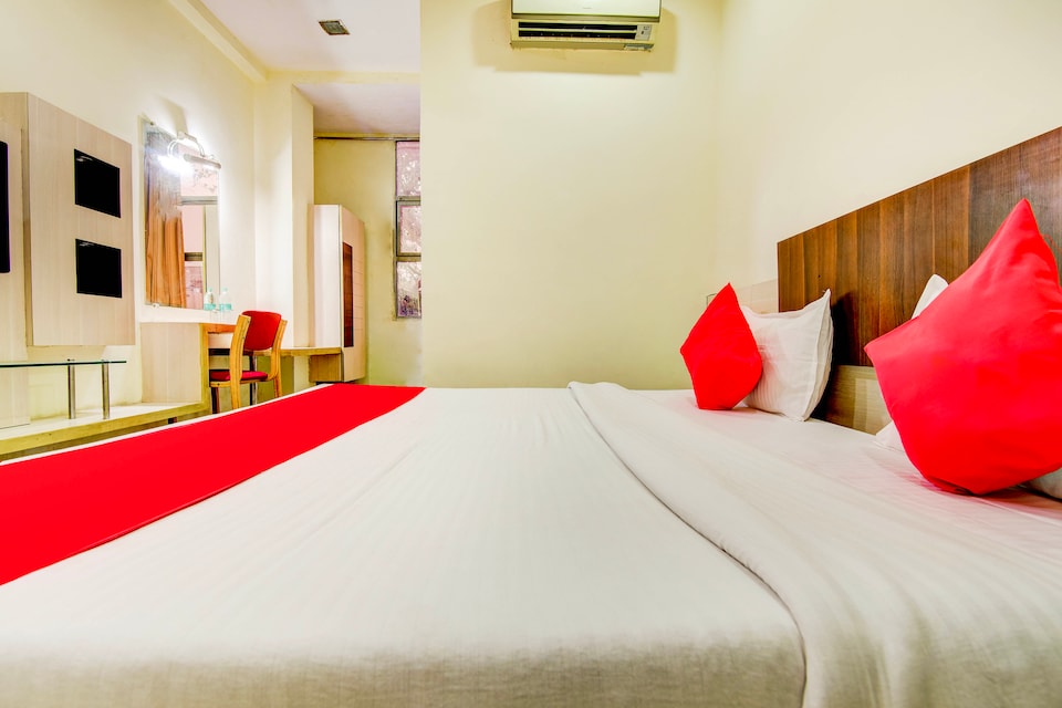 Hotel O Manpreet, Hamidia Road Bhopal, Bhopal