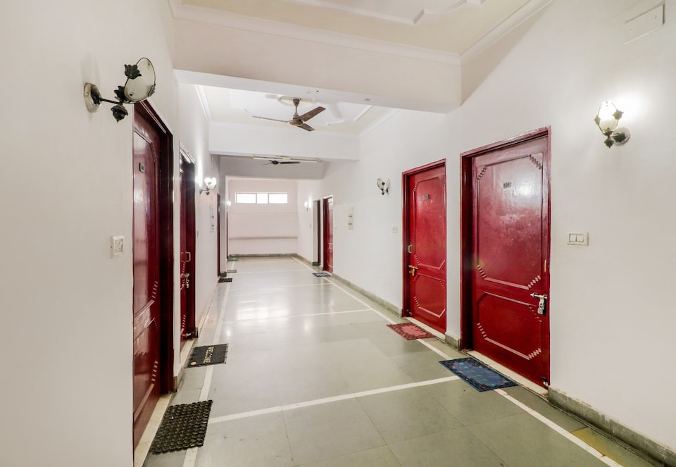 Hotel O Jc Guest House , Mahanagar Lucknow, Lucknow