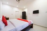 OYO The Chateau Boutique Hotel Near Baiyappanahalli Metro Station