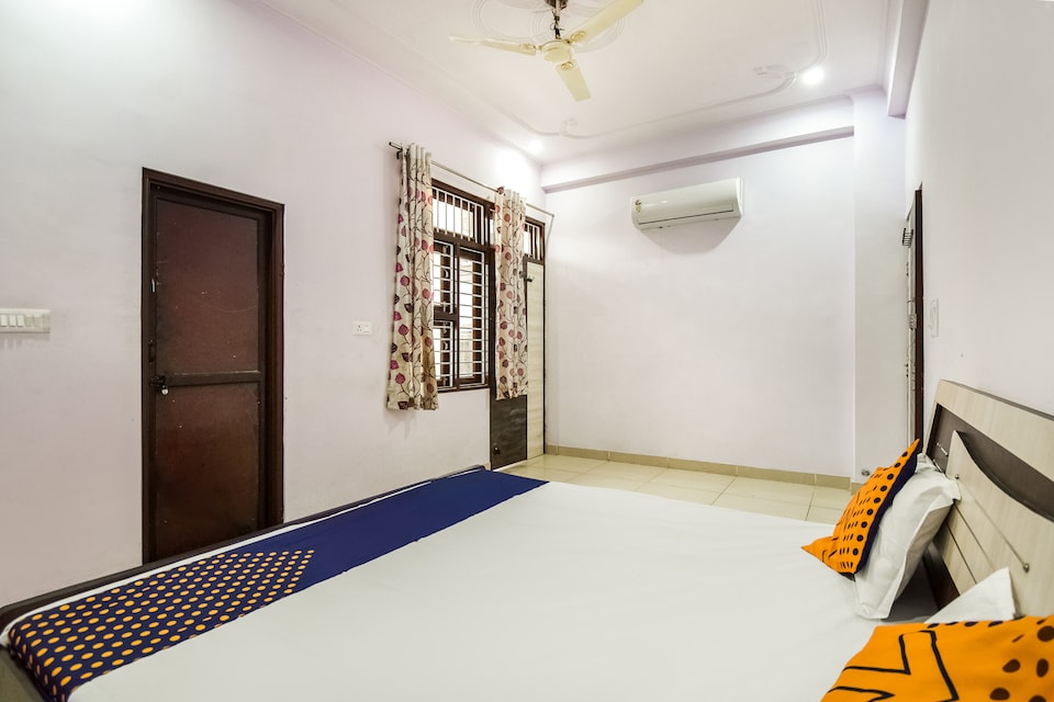 SPOT ON 67016 Blue Moon Guest House , Raja Park Jaipur, Jaipur