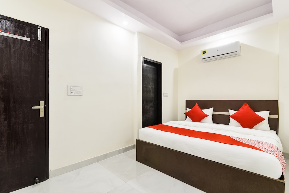 Live on del2913, Airport-Dwarka Delhi, Delhi