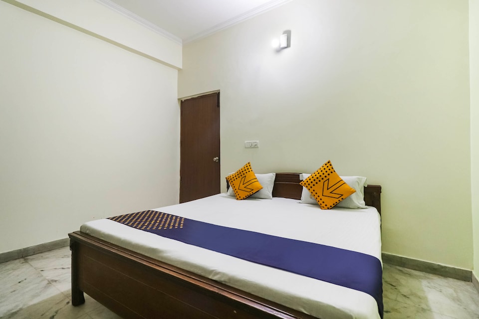 SPOT ON Neelkanth Guest House, Old Gurgaon, Gurgaon