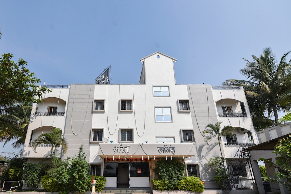 SPOT ON 67062 Hotel Aditi Lodging, Shani Shignapur, Ahmednagar