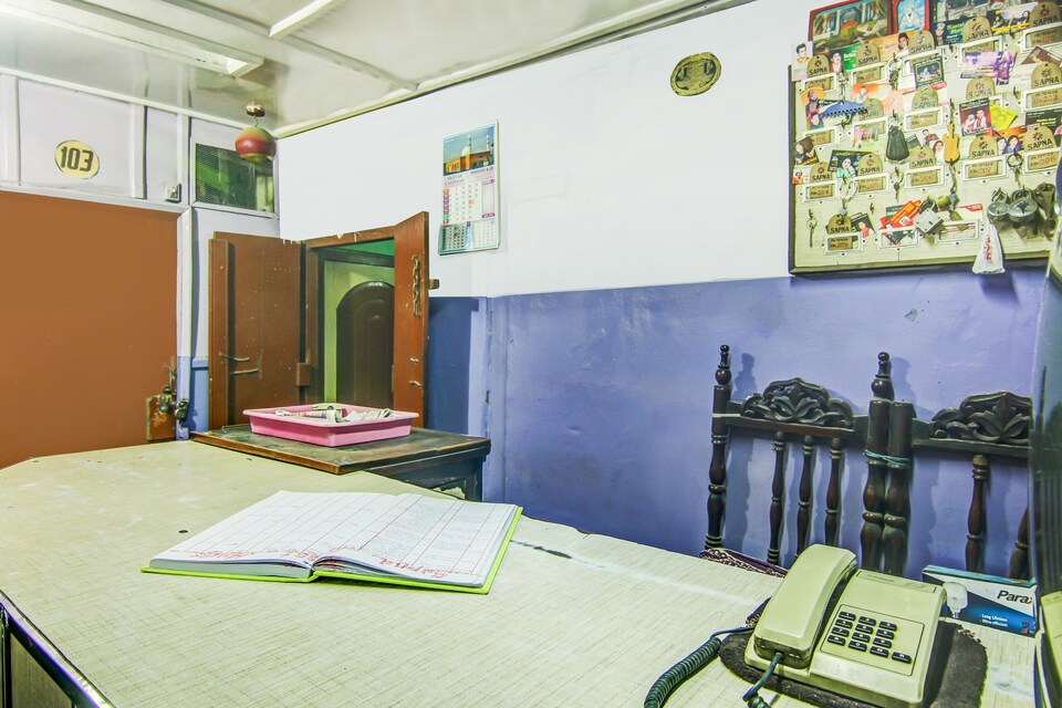 SPOT ON 67073 Sapna Guest House, CA road Gandhibagh Road, Nagpur