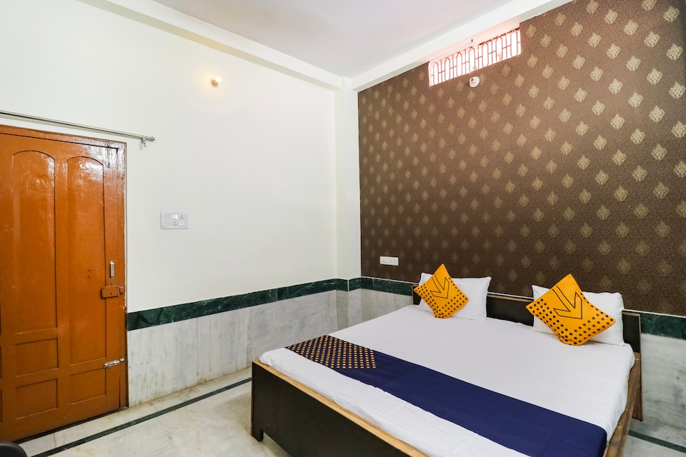 SPOT ON 14 Mani, Godowlia, Varanasi