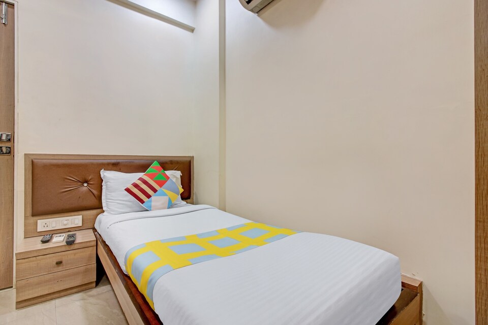 OYO Home 67085 Lake Bloom Residency, Mumbai Powai-Chandivali-Vikhroli, Mumbai