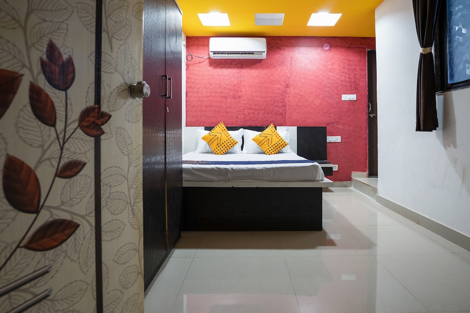 SPOT ON 67106 Hotel Durga Lodge, Viman Nagar, Pune