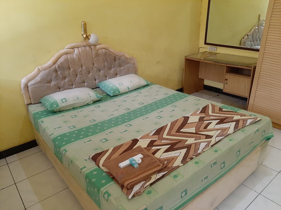 OYO Life 2541 RGH, Tenggilis Mejoyo, Surabaya