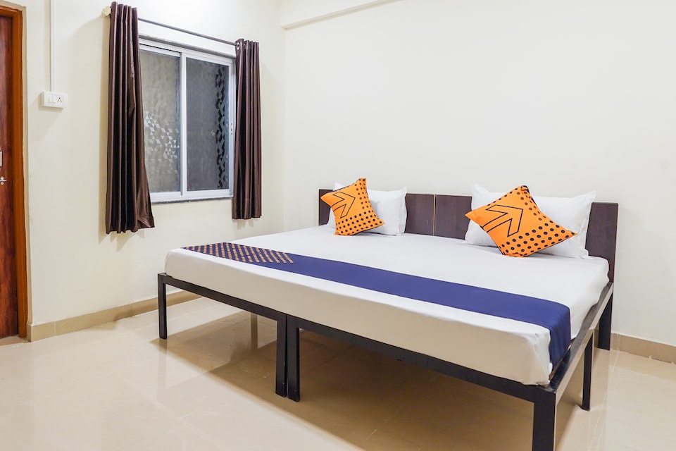 SPOT ON Royal Executive Near Fun Time Multiplex, Katraj Khed Shivapur Pune, Pune