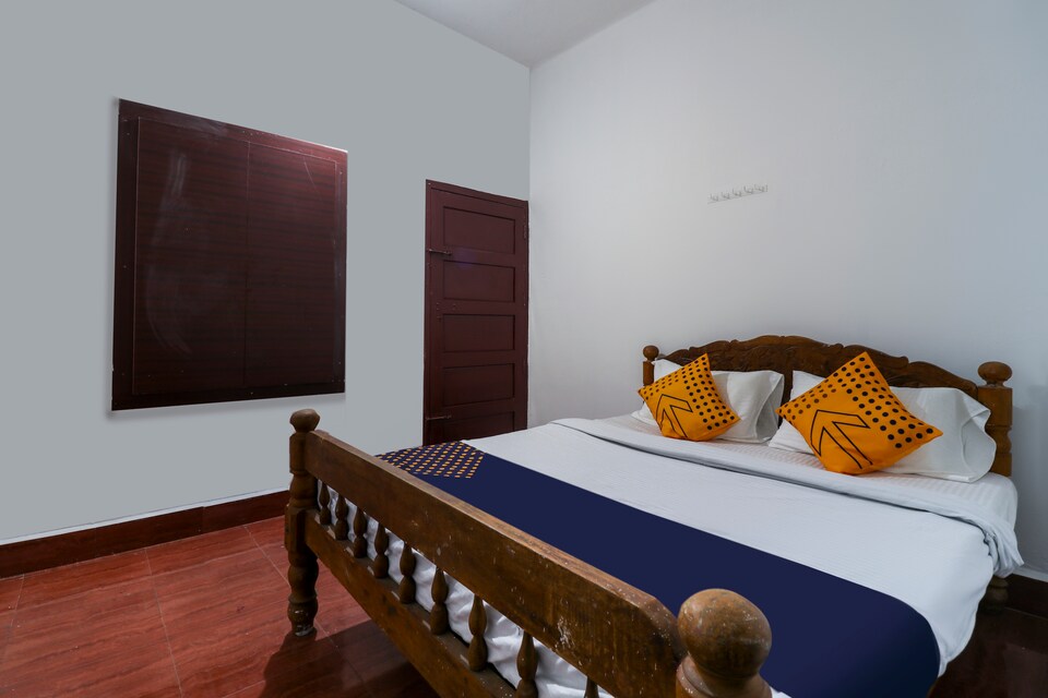 OYO 67130 Central Tourist Home, Sultan Bathery, Wayanad