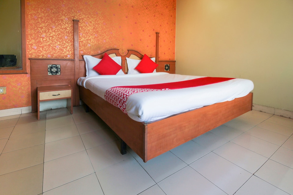 OYO 67147 Hotel Laxmi Palace, Pandharpur, Solapur