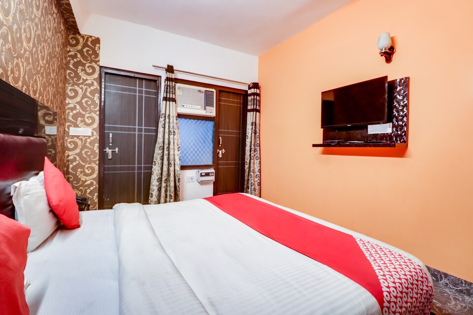 OYO 67154 Hotel Royal Palace, Airport Delhi, Delhi Transit