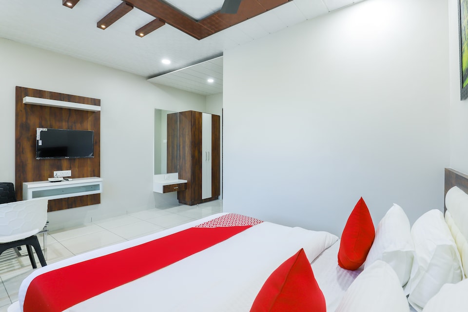 OYO 67158 Hotel Bhagvati, Bhuj - Bhachau highway, Bhuj