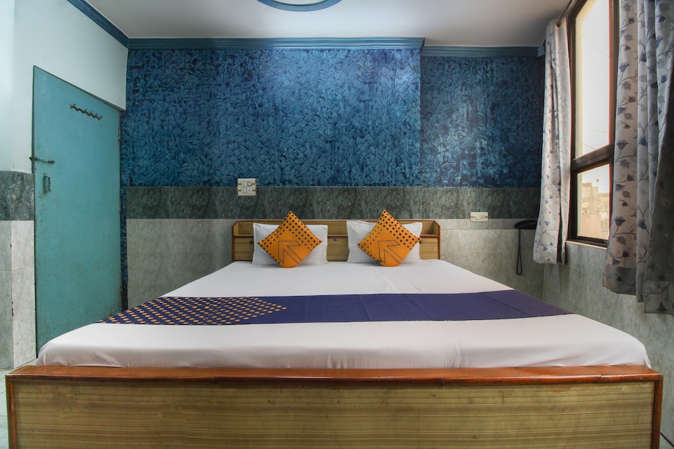 SPOT ON 67159 Sahib Palace, Aligarh, Aligarh