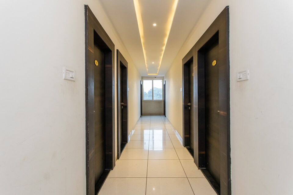 OYO 5514 Hotel Crystal Inn, Main Market Ujjain, Ujjain