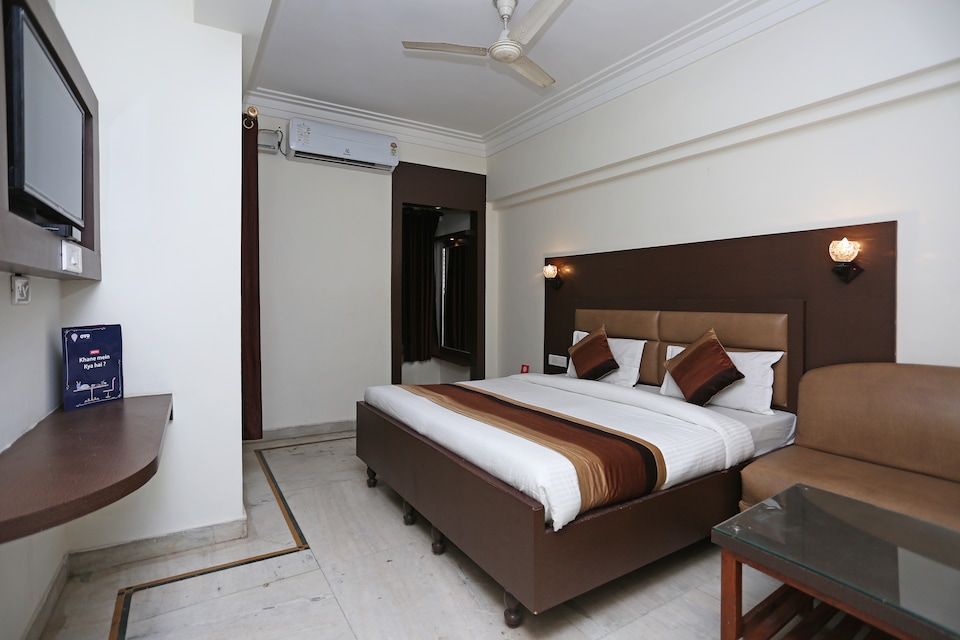 OYO 5515 Hotel Blue Palace, City Centre, Gwalior