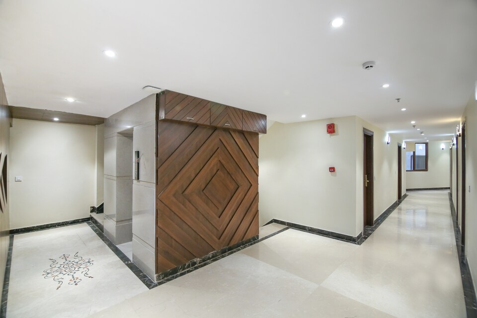 Capital O 67176 Hotel The City, Fatehabad Road, Agra