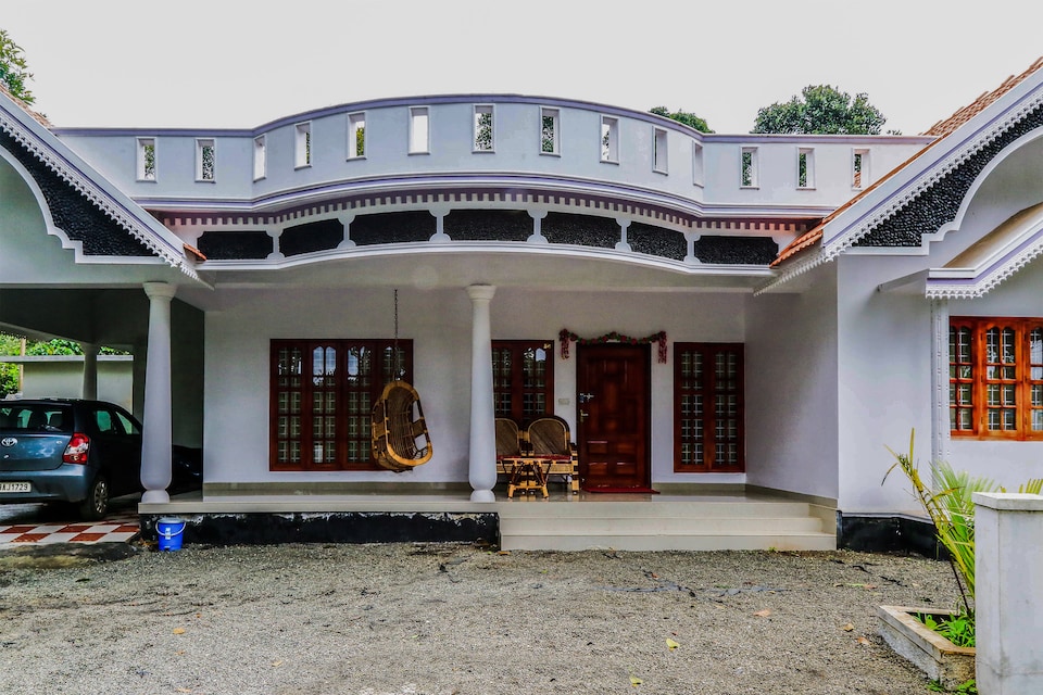 OYO Home 5517 Grand Exotica Villa, Anakkara, Thekkady