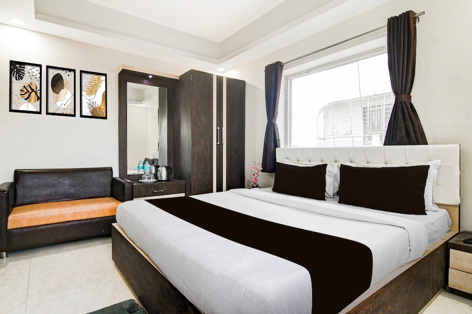 Super Collection O City Center New Town Kolkata Formerly Paradise Inn, Rajarhat Kolkata, Kolkata