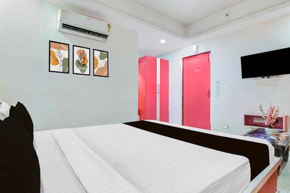 Super Collection O City Center New Town Kolkata Formerly Paradise Inn, Rajarhat Kolkata, Kolkata