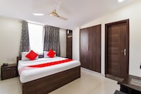 OYO 67201 Earth Hotel and Restaurant